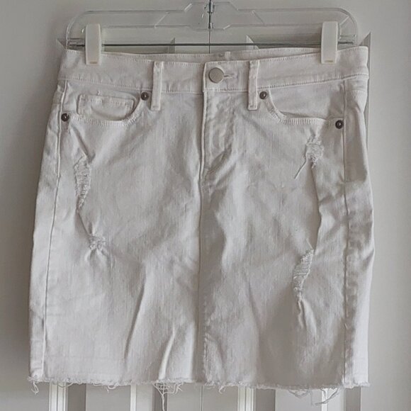 Ann Taylor LOFT White Denim Distressed Mini Skirt Size 26/2 (waist measures 30") - Picture 1 of 16